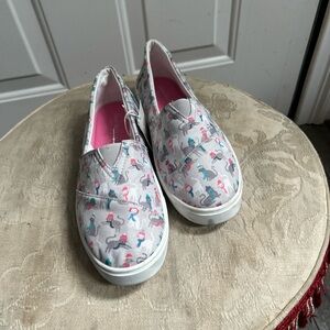 Isaac Mizrahi Light Gray Slip-On Sneakers w/ Winter Cat design Sz 9